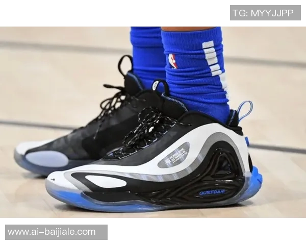 戈登今日穿搭JOKER1PE球鞋个人Logo设计引发球迷热议